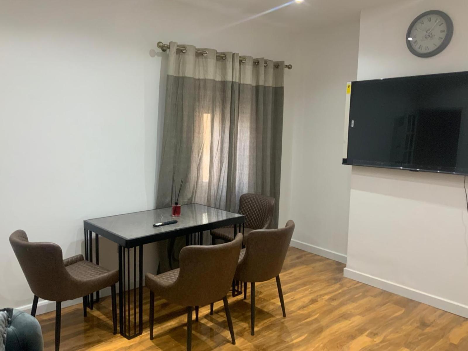 Apartment 2 Bedroom *